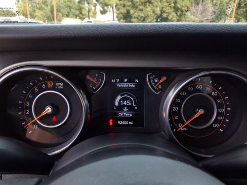 Used 2018 Jeep Wrangler Unlimited Sport image 12