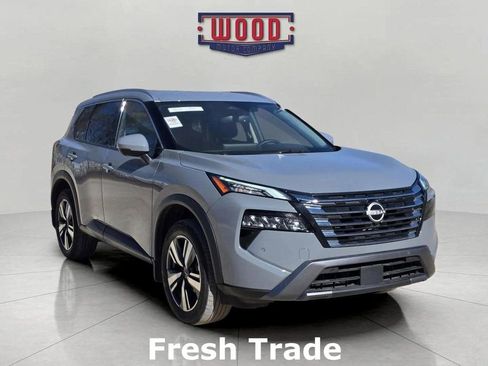 Used 2025 Nissan Rogue SL image 1