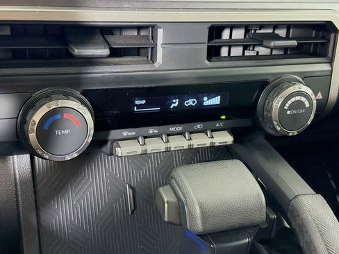 Certified 2025 Toyota 4Runner SR5 AWD/4WD image 17