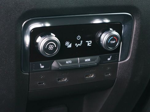Used 2026 GMC Yukon Denali w/ Denali Reserve Package AWD/4WD image 14
