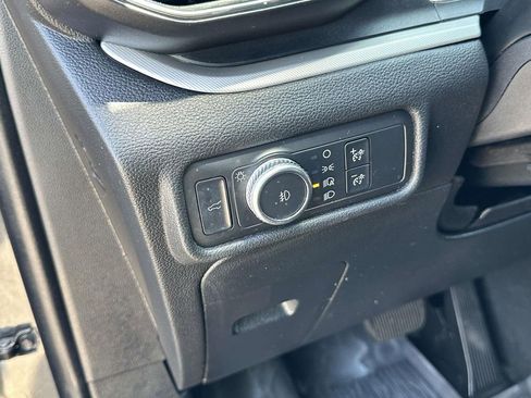 Used 2020 Ford Explorer XLT w/ Equipment Group 202A AWD/4WD image 21