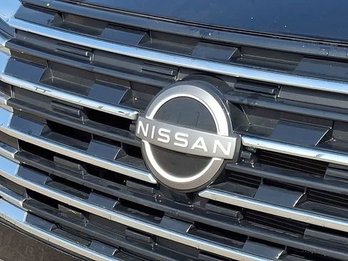 Used 2025 Nissan Rogue SV image 29