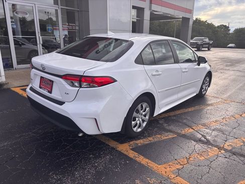 Used 2024 Toyota Corolla LE FWD image 3