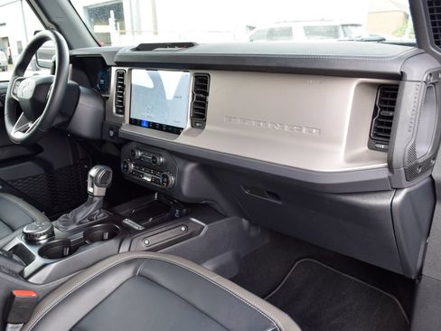 Used 2025 Ford Bronco Outer Banks AWD/4WD image 22