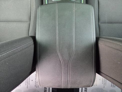 Used 2022 Chevrolet Traverse LT w/ Midnight/Sport Edition image 27