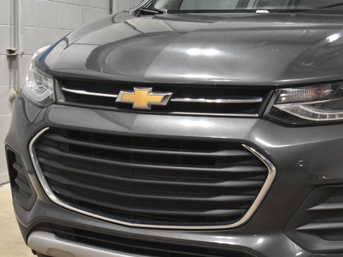 Used 2020 Chevrolet Trax LT FWD image 31