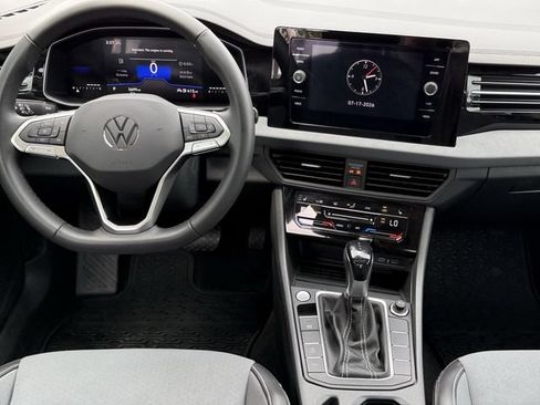 Used 2026 Volkswagen Jetta SE FWD image 9