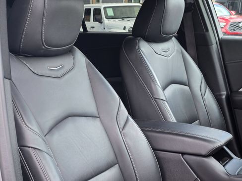 Used 2025 Cadillac XT4 Premium Luxury FWD image 30