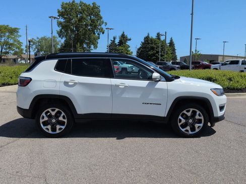 Used 2019 Jeep Compass Limited AWD/4WD image 9