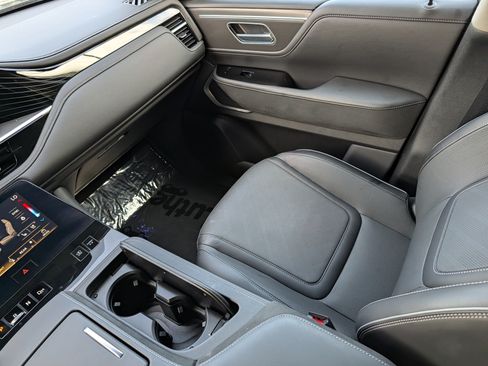 Certified 2025 INFINITI QX80 Luxe AWD/4WD image 11