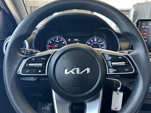 Used 2024 Kia Forte LXS FWD image 21