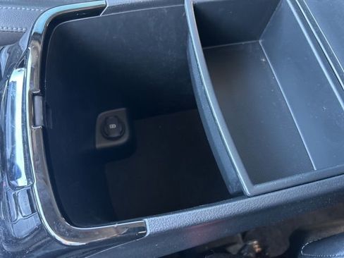 Used 2024 Kia Telluride EX w/ EX Captain's Chair Package image 31