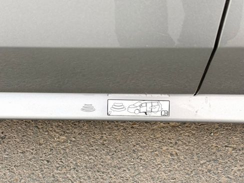 Used 2023 Toyota Sienna XLE image 13