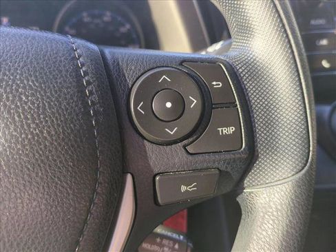 Used 2018 Toyota RAV4 LE w/ All Weather Liner Package image 28