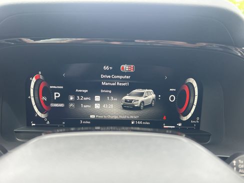 New 2026 Nissan Pathfinder Platinum FWD image 10