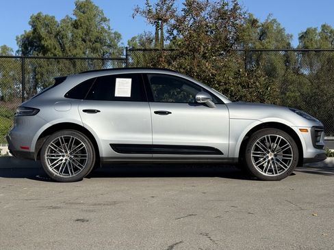 Certified 2025 Porsche Macan image 8