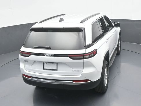 Used 2025 Jeep Grand Cherokee Laredo image 44