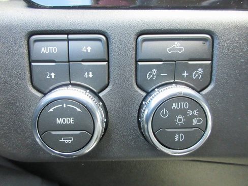 New 2026 GMC Sierra 2500 SLE w/ SLE Value Package; AWD/4WD image 17