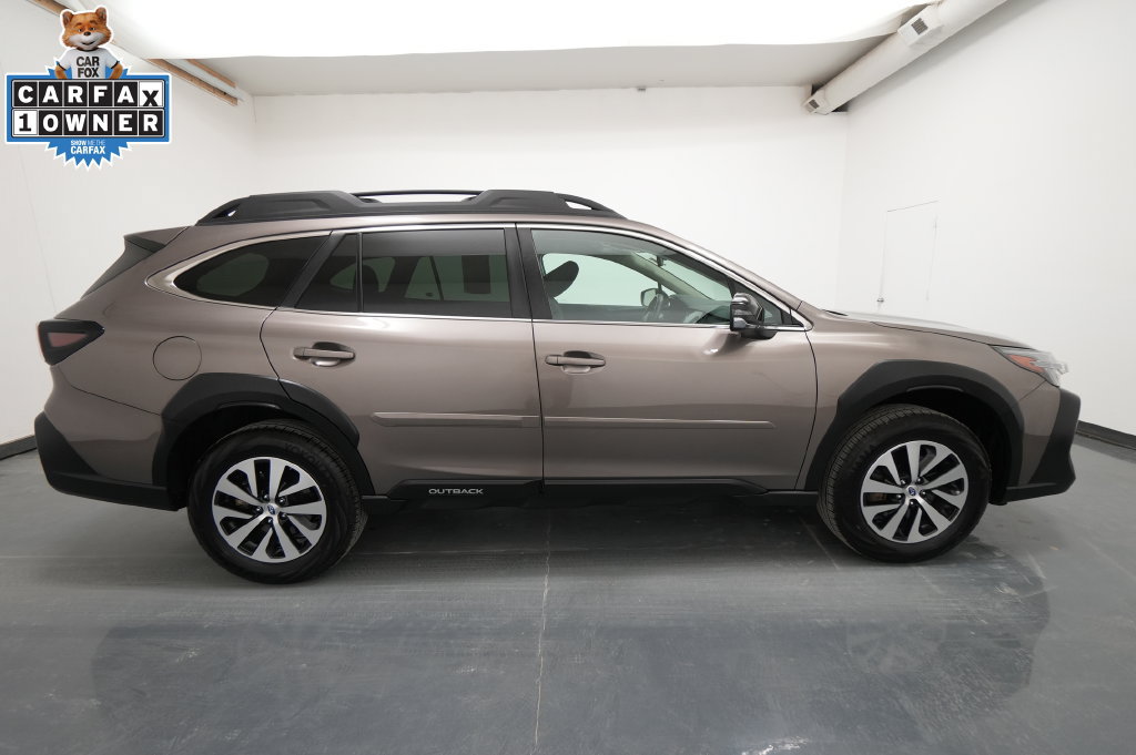 Used 2024 Subaru Outback Premium AWD/4WD image 10