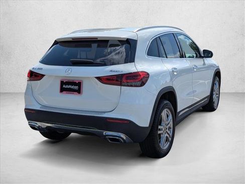 Used 2022 Mercedes-Benz GLA 250 4MATIC w/ Premium Package Lite image 5