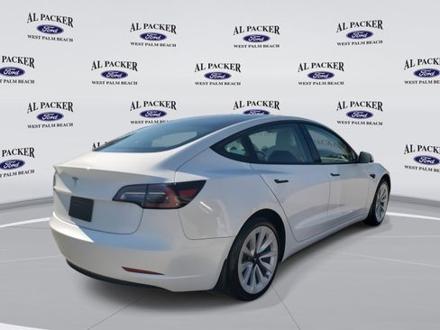 Used 2023 Tesla Model 3 Standard Range image 5