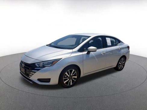 Used 2025 Nissan Versa SV FWD image 4
