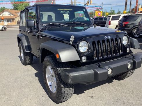 Used 2017 Jeep Wrangler Sport AWD/4WD image 2