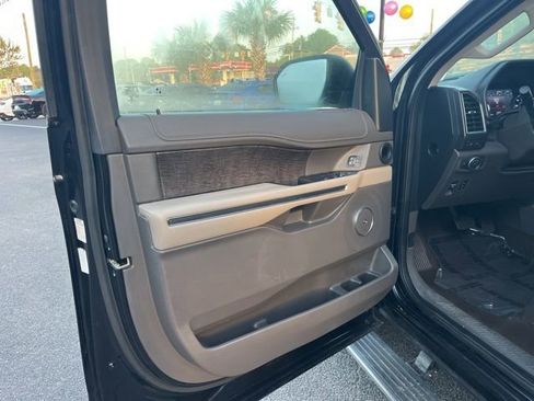 Used 2021 Ford Expedition Limited RWD image 5