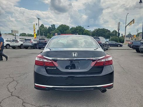 Used 2017 Honda Accord LX image 4