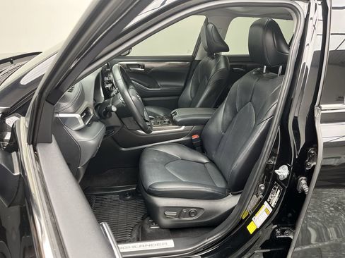 Used 2023 Toyota Highlander Limited image 9