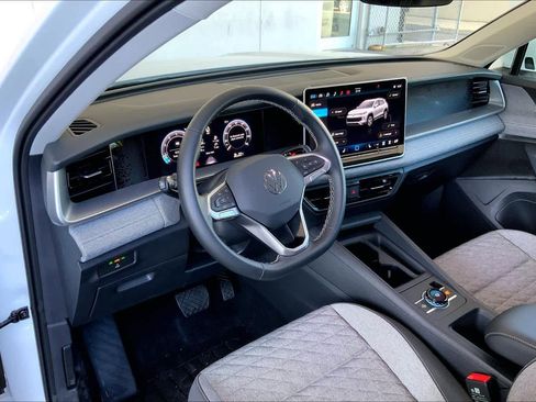 Used 2026 Volkswagen Tiguan S FWD image 17