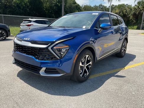 Used 2024 Kia Sportage EX FWD image 2