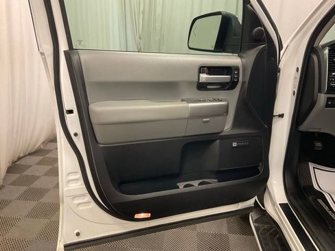 Used 2019 Toyota Sequoia Limited w/ Safety & Convenience Package image 23