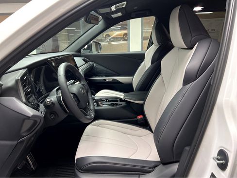 New 2026 Lexus TX 500h AWD image 9