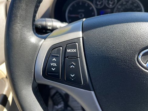 Used 2011 Hyundai Elantra SE image 17