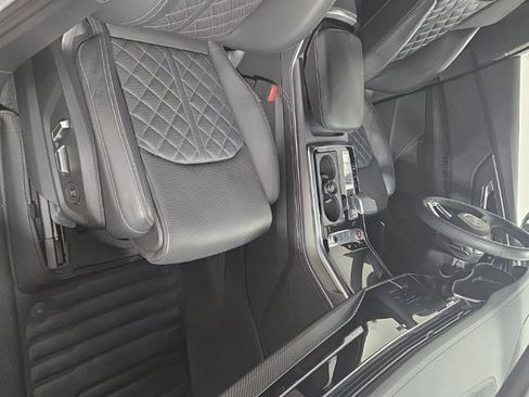 Used 2025 Audi SQ7 Prestige AWD/4WD image 23