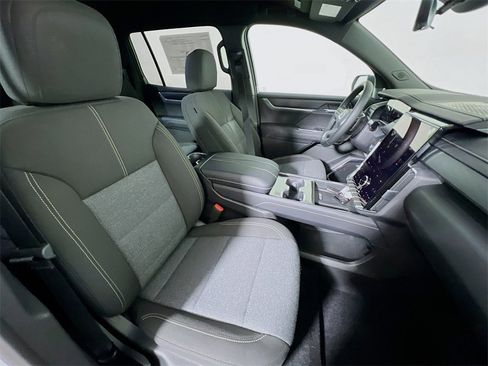 New 2026 GMC Acadia Elevation image 22