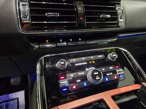 Used 2023 Lincoln Navigator L Reserve AWD/4WD image 30