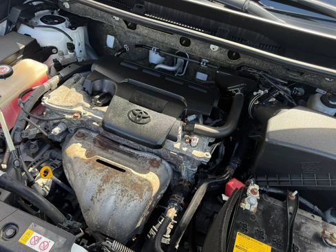 Used 2018 Toyota RAV4 XLE AWD/4WD image 57