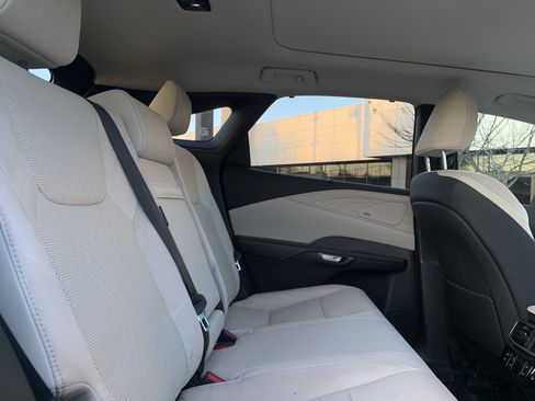 Used 2025 Lexus RX 450h AWD w/ Luxury Package image 33