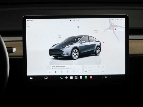 Used 2023 Tesla Model Y 2WD image 16