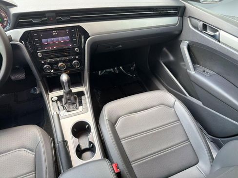 Used 2020 Volkswagen Passat 2.0T SE w/ Sunroof Package FWD image 28