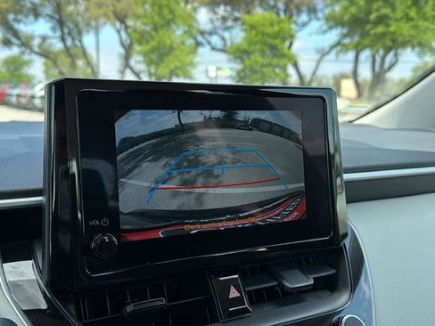 Certified 2025 Toyota Corolla LE image 30