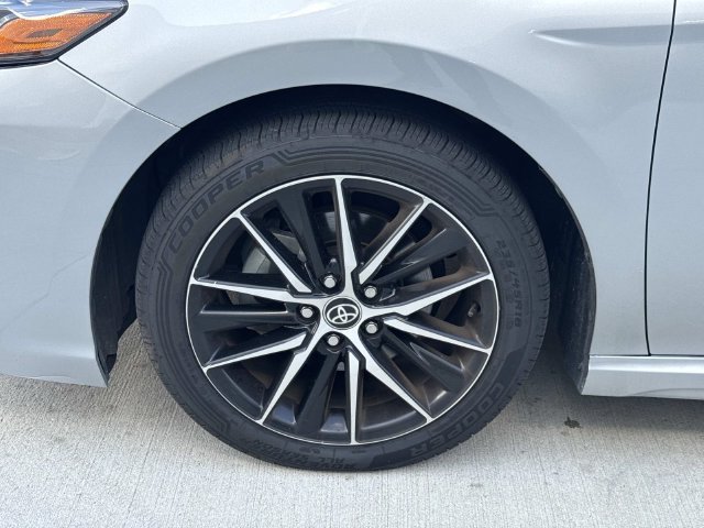 Used 2021 Toyota Camry SE FWD image 4