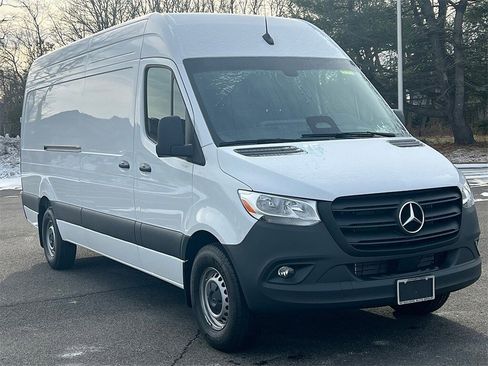 New 2025 Mercedes-Benz Sprinter 2500 image 2