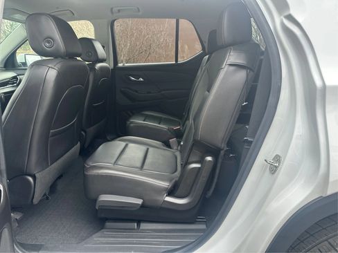 Used 2020 Chevrolet Traverse LT image 10