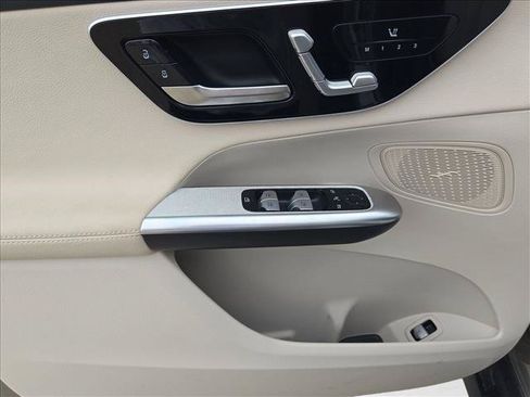 Used 2023 Mercedes-Benz GLC 300 image 24