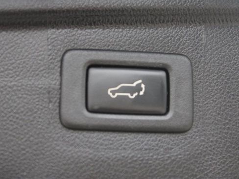 Used 2017 Subaru Outback 2.5i Limited image 30