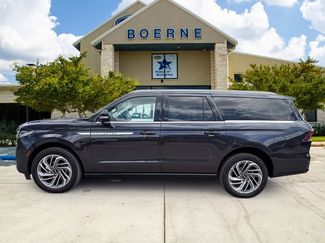 Used 2025 Lincoln Navigator L Reserve AWD/4WD video 2