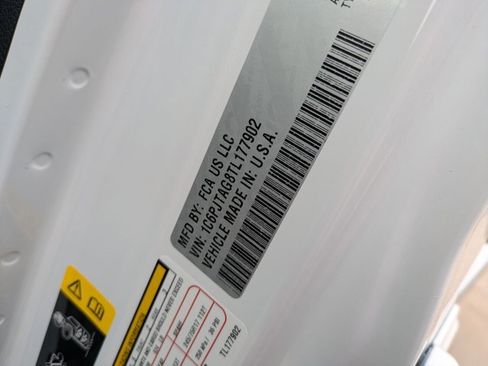 New 2026 Jeep Gladiator Sport AWD/4WD image 17